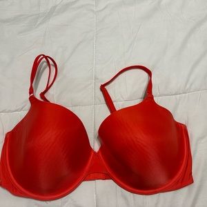 Victoria’s Secret Demi bra 38DD
